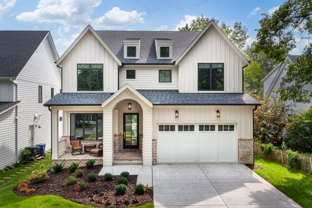 660 N Eagle Street, Naperville, IL 60563