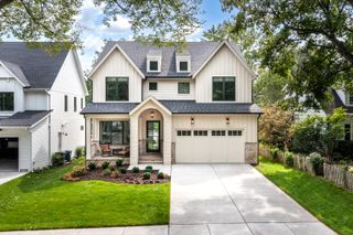 660 N Eagle Street, Naperville, IL 60563