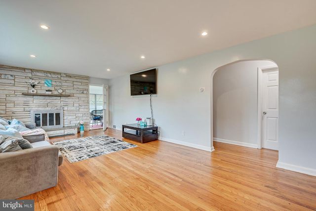 113 DUTCH NECK RD, Hightstown, NJ 08520
