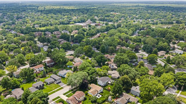 233 Terrance Drive, Naperville, IL 60565