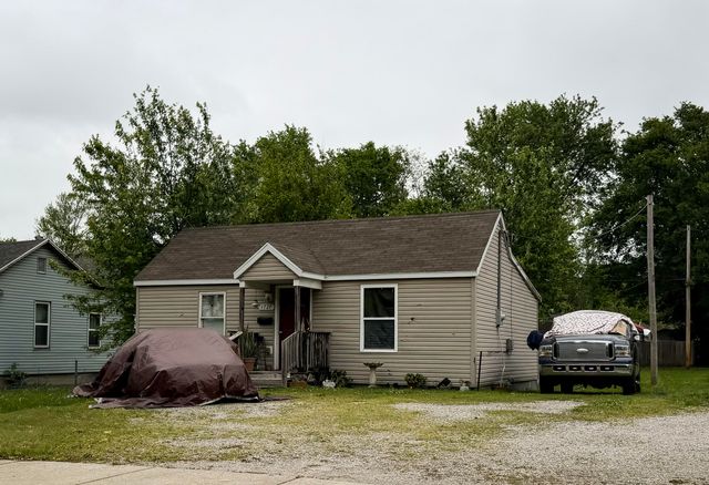 1727 W Florida Street, Springfield, MO 65803