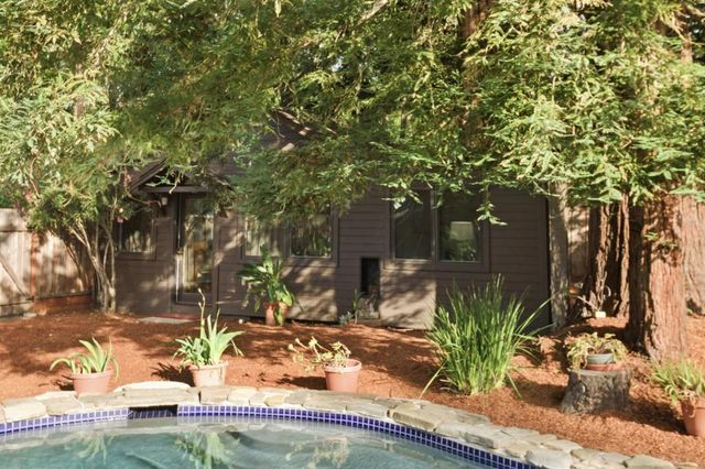 636 Alvarado Row, Stanford, CA 94305