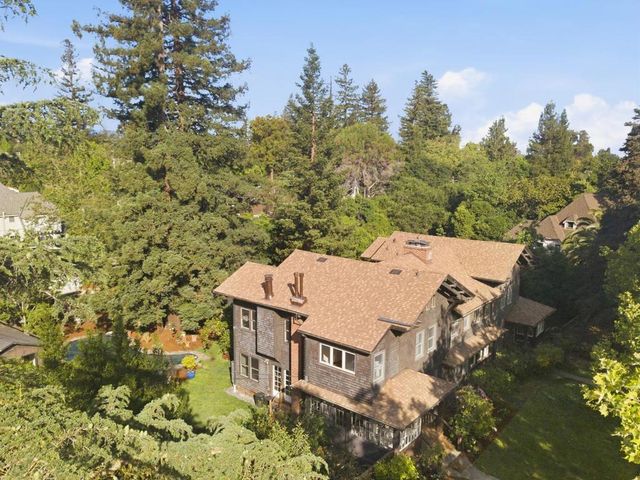 636 Alvarado Row, Stanford, CA 94305