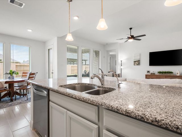 15881 Hayes Market Loop, Conroe, TX 77302