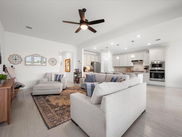 15881 Hayes Market Loop, Conroe, TX 77302
