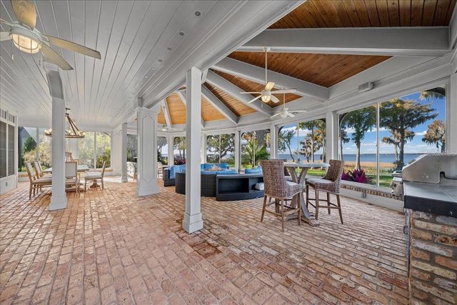 1200 PENINSULA DRIVE, Tavares, FL 32778