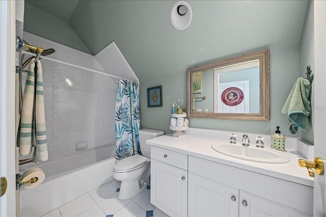 1200 PENINSULA DRIVE, Tavares, FL 32778