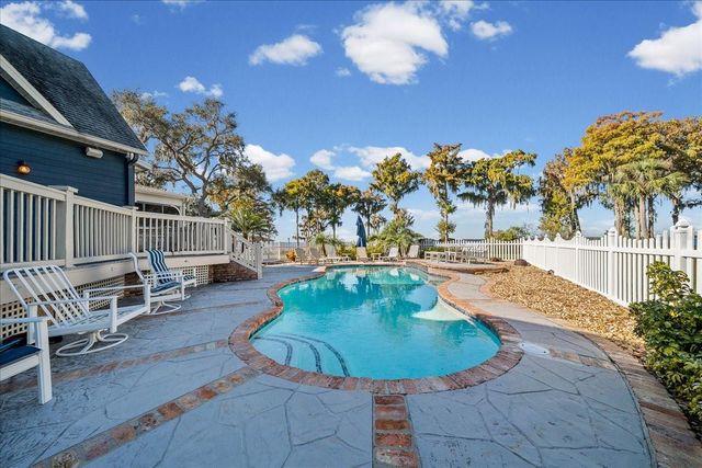 1200 PENINSULA DRIVE, Tavares, FL 32778