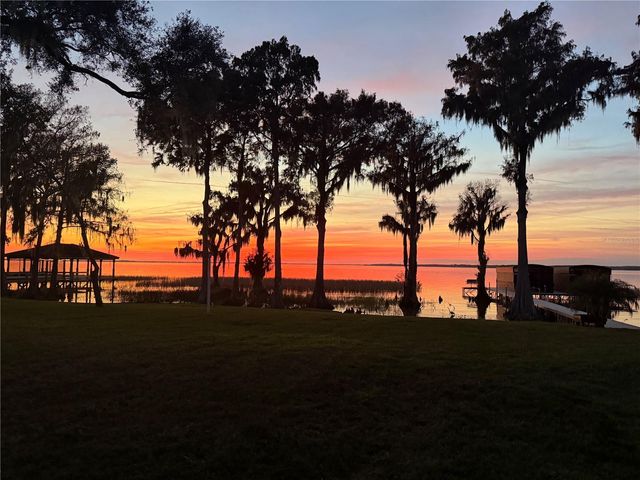 1200 PENINSULA DRIVE, Tavares, FL 32778
