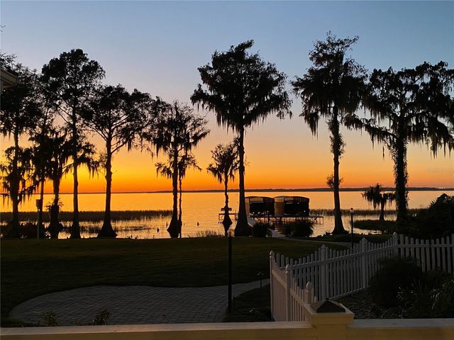 1200 PENINSULA DRIVE, Tavares, FL 32778