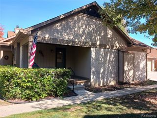 20445 Villa Grande Circle, Clinton Township, MI 48038