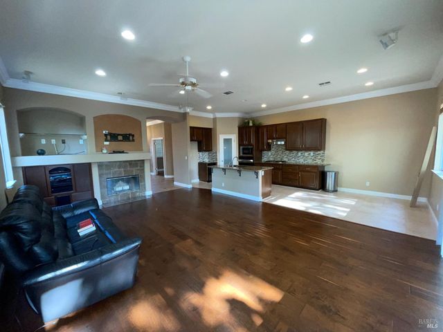 1443 Fullerton Dr, Fairfield, CA 94533