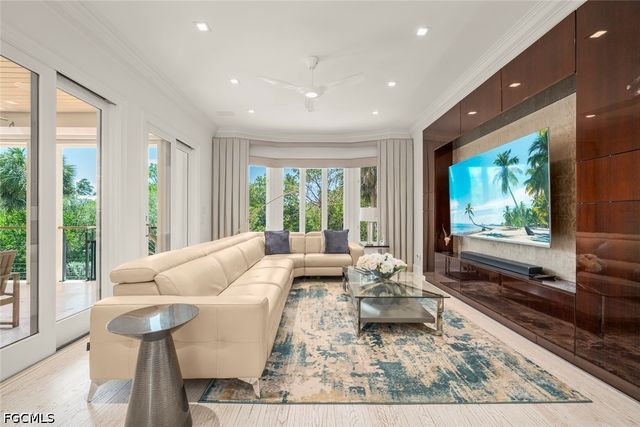 545 Lighthouse WAY, Sanibel, FL 33957