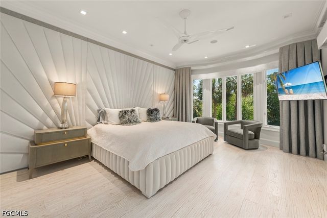 545 Lighthouse WAY, Sanibel, FL 33957