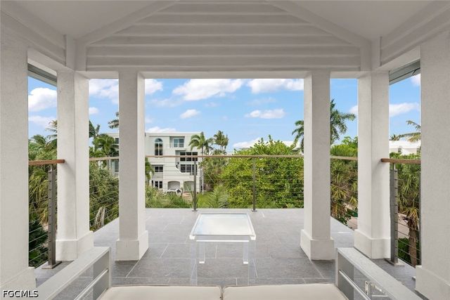 545 Lighthouse WAY, Sanibel, FL 33957