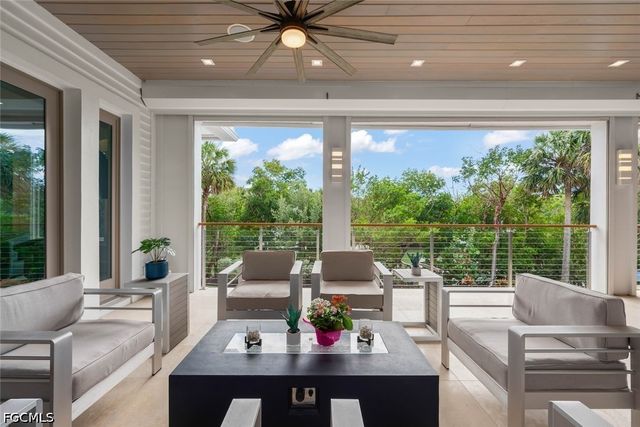 545 Lighthouse WAY, Sanibel, FL 33957