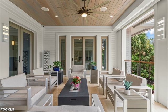 545 Lighthouse WAY, Sanibel, FL 33957