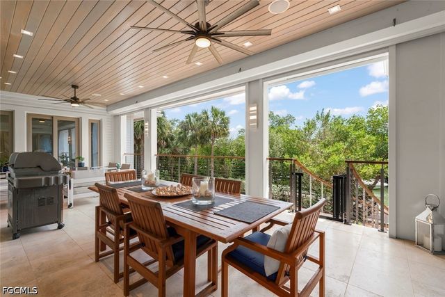 545 Lighthouse WAY, Sanibel, FL 33957