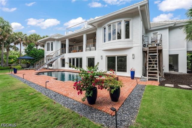 545 Lighthouse WAY, Sanibel, FL 33957