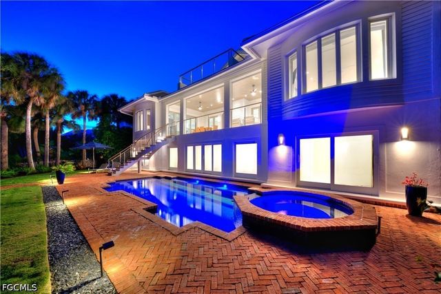 545 Lighthouse WAY, Sanibel, FL 33957