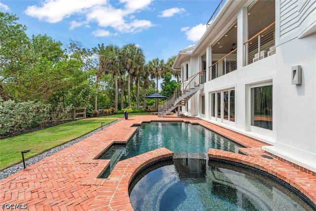 545 Lighthouse WAY, Sanibel, FL 33957