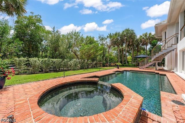 545 Lighthouse WAY, Sanibel, FL 33957