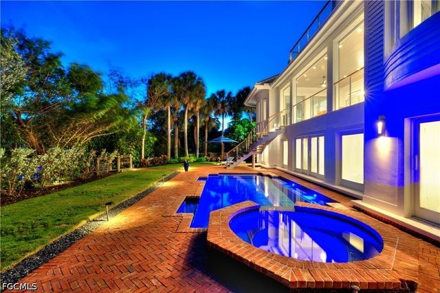 545 Lighthouse WAY, Sanibel, FL 33957