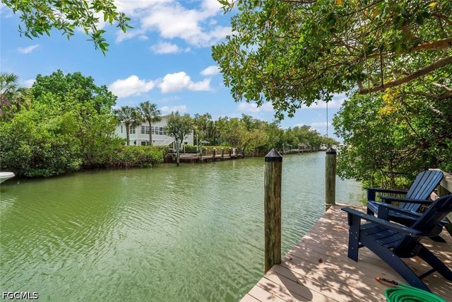 545 Lighthouse WAY, Sanibel, FL 33957