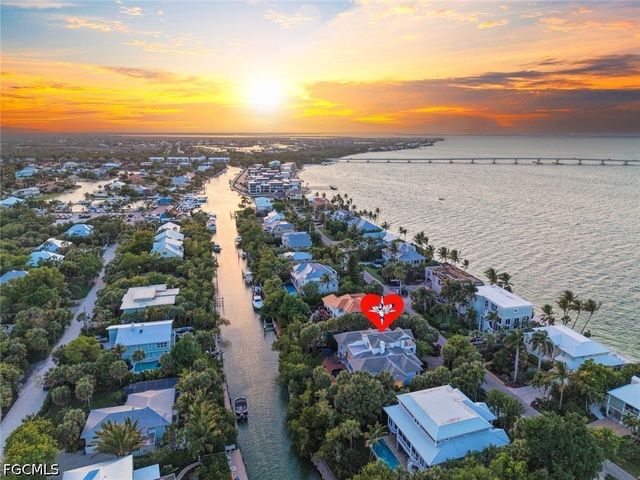 545 Lighthouse WAY, Sanibel, FL 33957