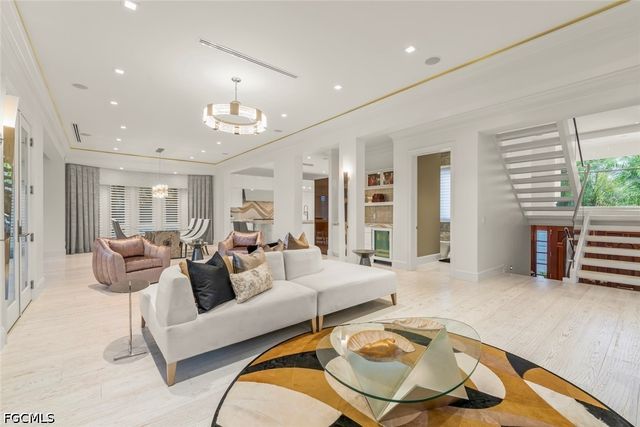 545 Lighthouse WAY, Sanibel, FL 33957