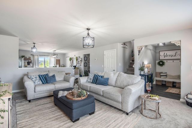 1005 Foxglove Avenue, Vicksburg Vllg, MI 49097