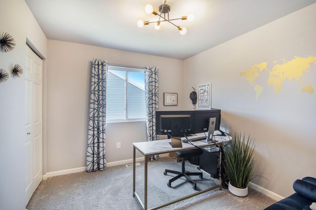 1005 Foxglove Avenue, Vicksburg Vllg, MI 49097