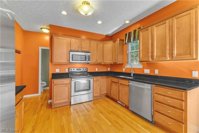 199 Highland Avenue, Avon Lake, OH 44012