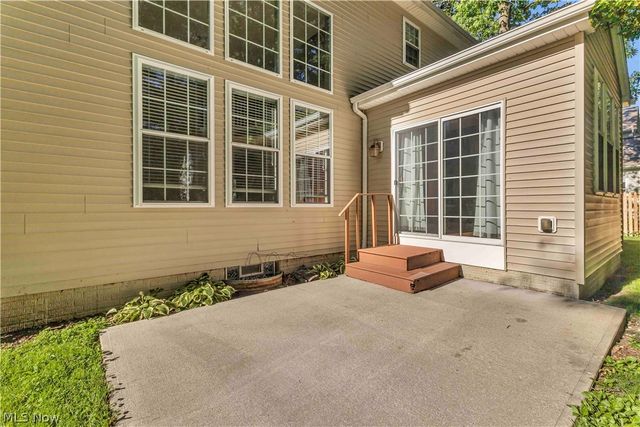 199 Highland Avenue, Avon Lake, OH 44012