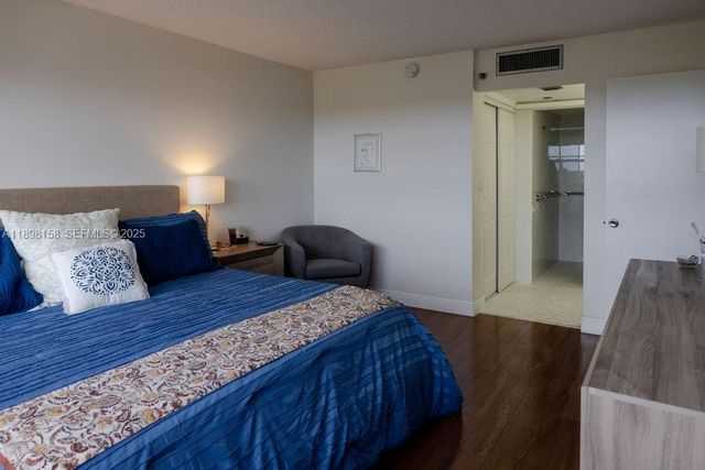 1300 Saint Charles Place PH12, Pembroke Pines, FL 33026