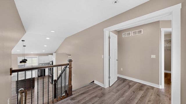 886 Portsmith Drive NW, Rochester, MN 55901