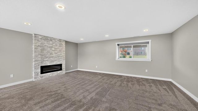886 Portsmith Drive NW, Rochester, MN 55901