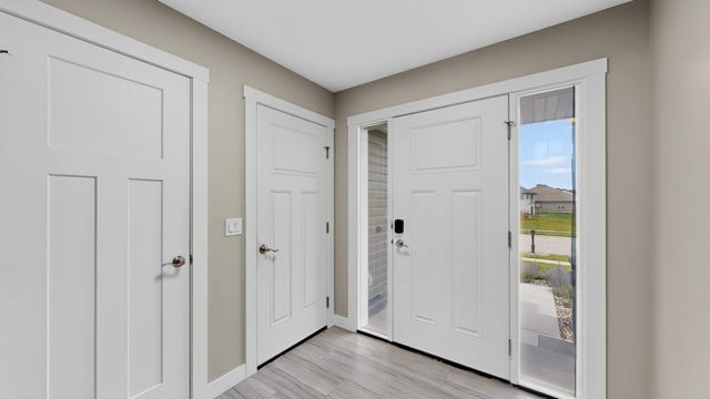 886 Portsmith Drive NW, Rochester, MN 55901