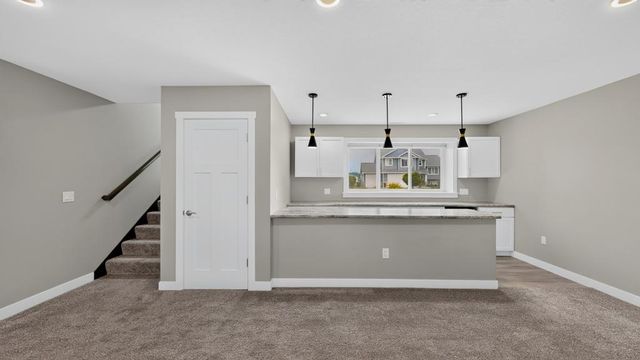886 Portsmith Drive NW, Rochester, MN 55901