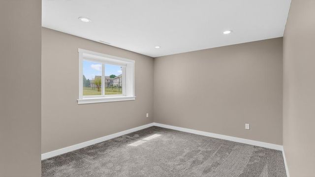 886 Portsmith Drive NW, Rochester, MN 55901