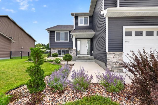 886 Portsmith Drive NW, Rochester, MN 55901