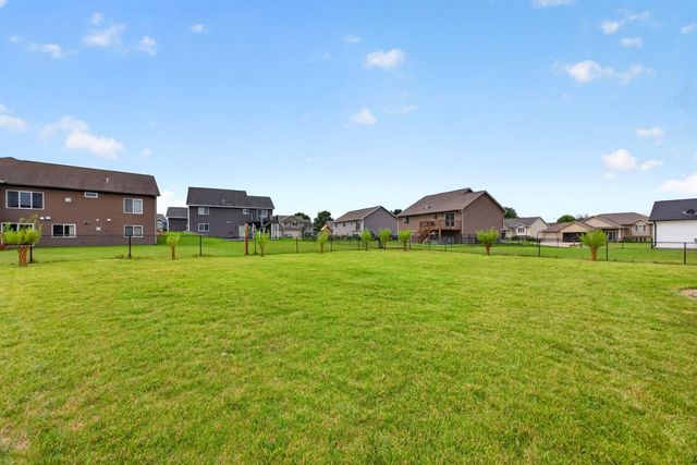 886 Portsmith Drive NW, Rochester, MN 55901