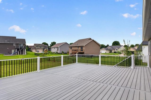 886 Portsmith Drive NW, Rochester, MN 55901