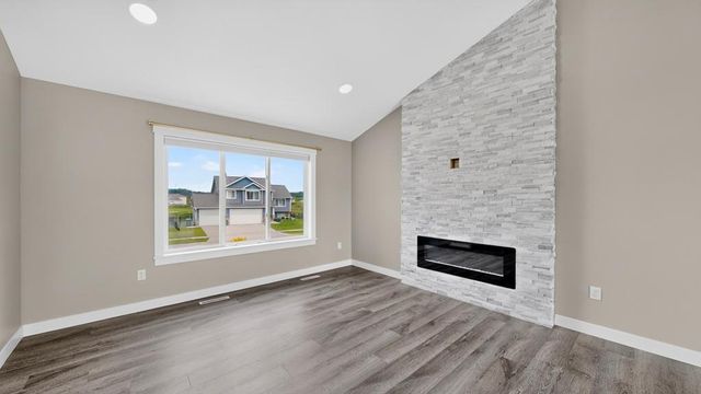886 Portsmith Drive NW, Rochester, MN 55901