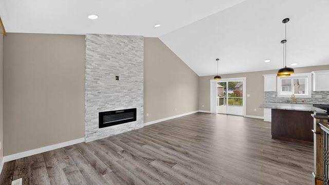 886 Portsmith Drive NW, Rochester, MN 55901