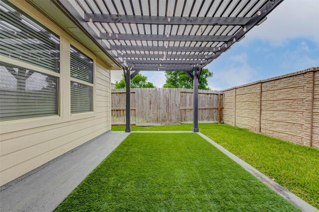 8319 Silent Deep Drive, Rosenberg, TX 77469