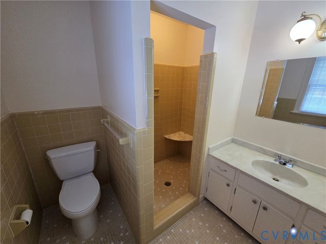 621 Blakeston Dr, North Chesterfield, VA 23236