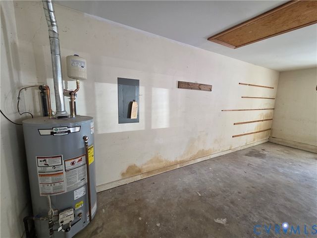 621 Blakeston Dr, North Chesterfield, VA 23236