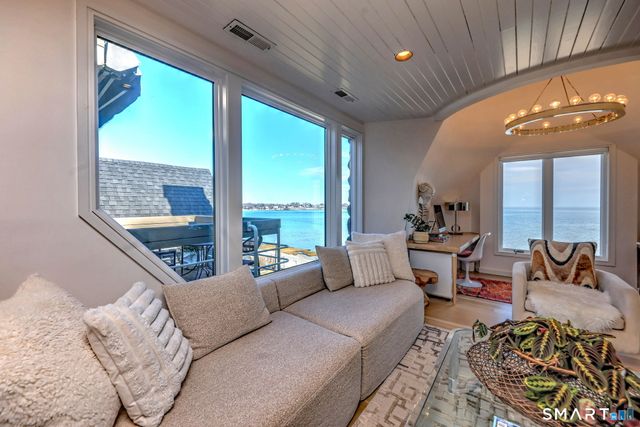 8 Seaside Avenue 8, Milford, CT 06460