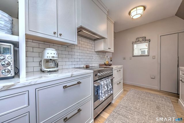 8 Seaside Avenue 8, Milford, CT 06460